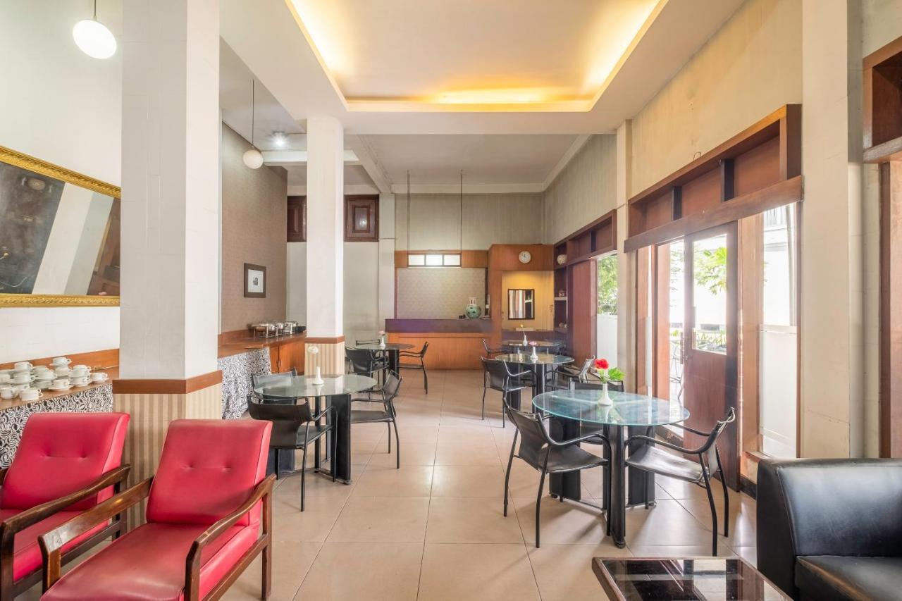 Capital O 2239 Endah Parahyangan Hotel
